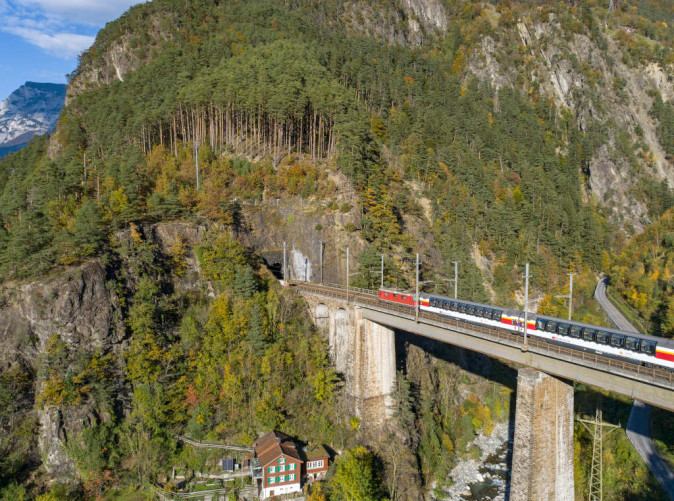 0061_Gotthard Panorama Express_Amsteg©SBB CFF FFS; Dario Häusermann